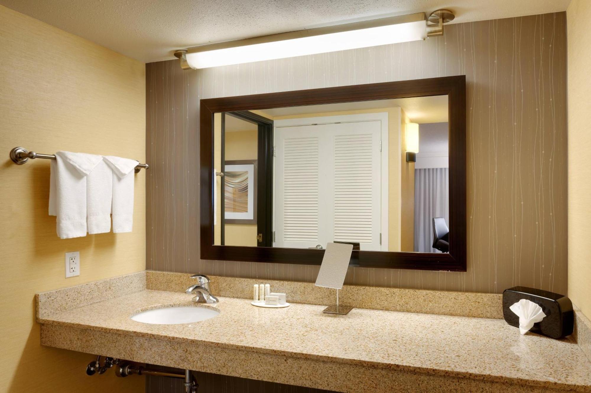 Courtyard By Marriott Salt Lake City Sandy Exterior foto